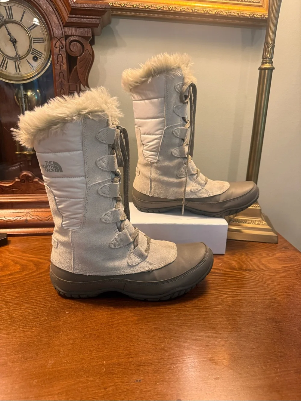North Face Women’s Purna Winter Waterproof Lace-Up Snow Boot Light Gray Size 8